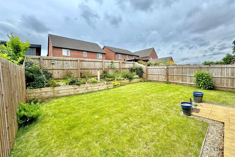 4 bedroom detached house for sale, School View, Newent GL18