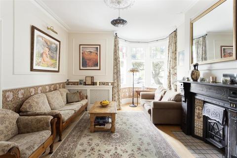 2 Drayton Green, London, W13 0JF