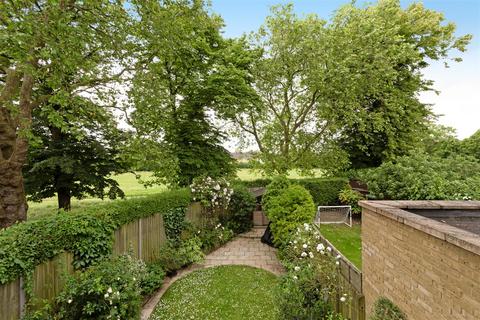 2 Drayton Green, London, W13 0JF