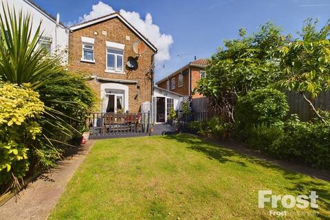 3 bedroom semi-detached house for sale, Sidney Road, Staines-upon-Thames, Surrey, TW18