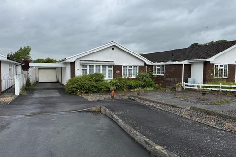 3 bedroom detached bungalow for sale, Llwyn Y Bryn, Bonllwyn, Ammanford