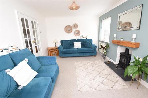 11 Ashwood Drive, Humberston, Grimsby, DN36 4TX