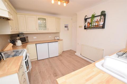11 Ashwood Drive, Humberston, Grimsby, DN36 4TX