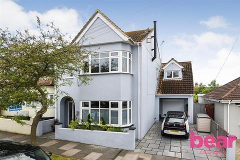 5 bedroom detached house for sale, Grange Park Drive, Leigh-on-Sea SS9