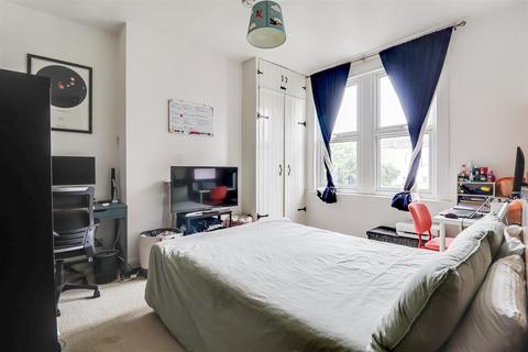 2 bedroom maisonette for sale, Hainault Avenue, Westcliff-on-Sea SS0