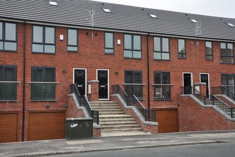 4 bedroom townhouse to rent, Lower Broughton Road, Salford, Manchester