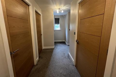 2 bedroom apartment to rent, Cowrakes Road, Lindley, Huddersfield. HD3