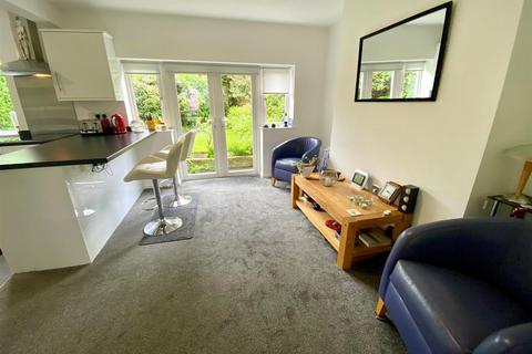 7 Broadgate Crescent, Huddersfield, HD5 8HU
