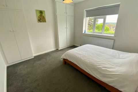 7 Broadgate Crescent, Huddersfield, HD5 8HU