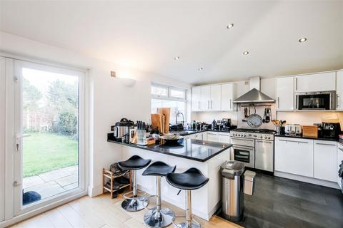 40 Rayleigh Road, Woodford Green, IG8 7HF