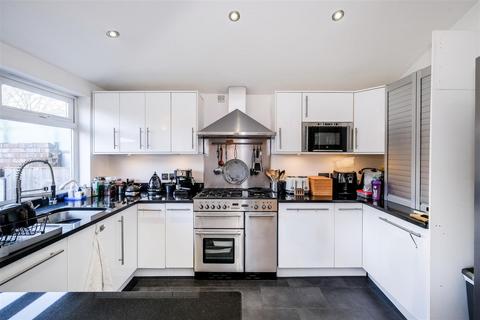 40 Rayleigh Road, Woodford Green, IG8 7HF