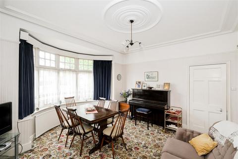 9 Mount View Road, London, E4 7EF