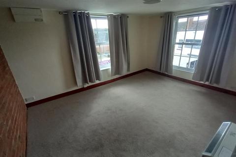 1 bedroom apartment to rent, Market Hill, Southam