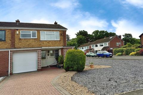 3 bedroom end of terrace house for sale, Foxes Way, Warwick