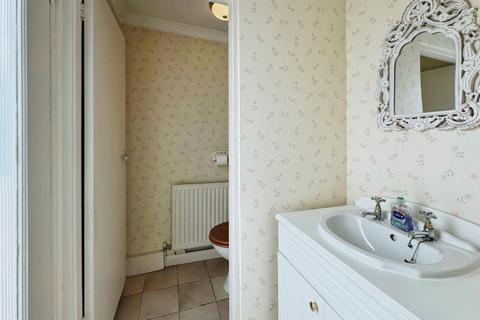 43 Foxes Way, Warwick, CV34 6AX