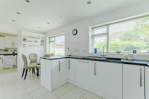 4 bedroom detached house for sale, Sheringham Close, Staplecross