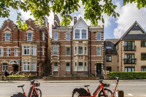 1 bedroom apartment for sale, Barton Road, Cambridge