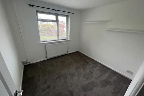 2 bedroom bungalow to rent, Howton Road, Bournemouth