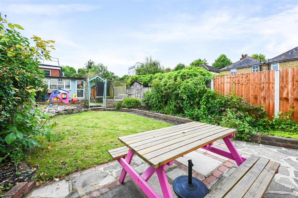 WH - 26 Manor Lane - Garden A1 (1).jpg