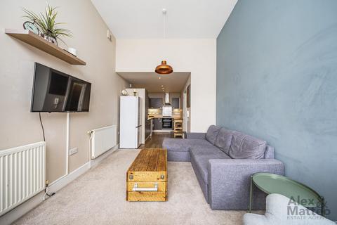 1 bedroom flat to rent, Corelli Court, Lynton Road, SE16