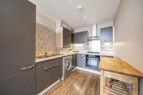 1 bedroom flat to rent, Corelli Court, Lynton Road, SE16