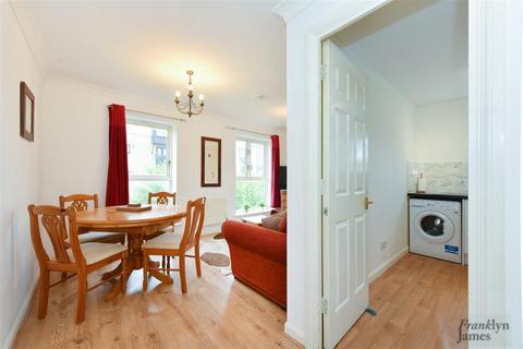 2 bedroom apartment for sale, North Lodge, Wesley avenue, London, E16