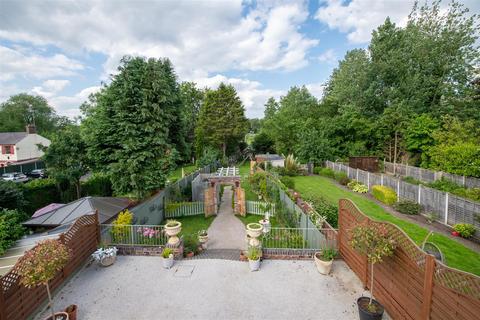 4 bedroom end of terrace house for sale, High Street, Kinver