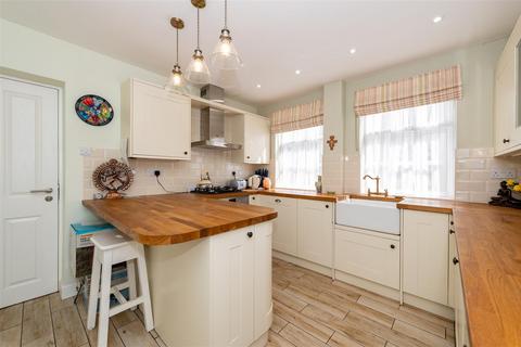 4 bedroom end of terrace house for sale, High Street, Kinver