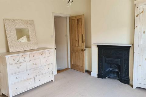 2 bedroom house to rent, Hawthorn Street, Wilmslow, Cheshire