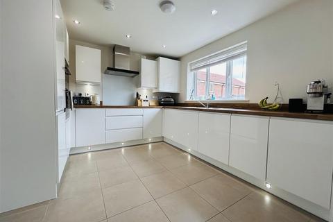 4 bedroom detached house to rent, 18 Shelly Drive, Shifnal