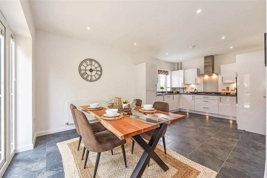 Kitchen &amp; Dining Area