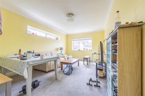 2 bedroom apartment for sale, Waters Edge, Shorefield Road, Westcliff-on-Sea