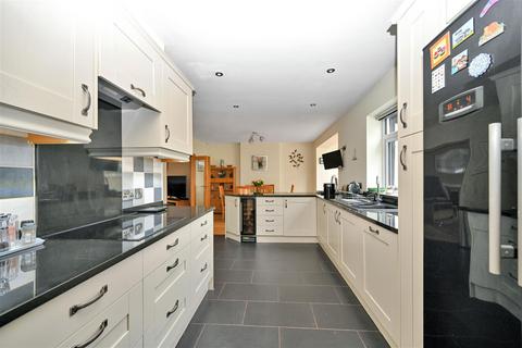 41 Carr Lane, Rawdon, Leeds, LS19 6PD