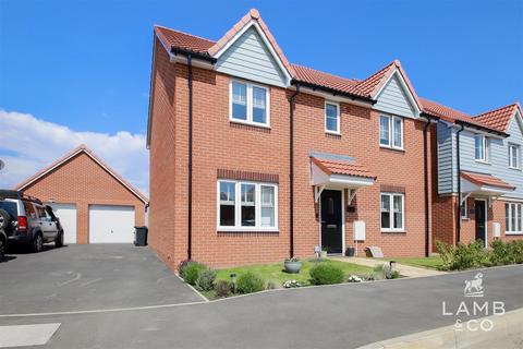 4 bedroom detached house for sale, Wheatsheaf, Frinton-On-Sea CO13