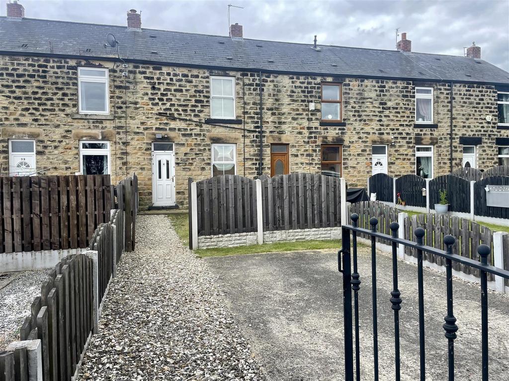 Wood Lane, Carlton, Barnsley, S71 3JL 2 bed terraced house £650 pcm
