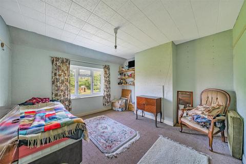 Woodhouse Eaves Forest Road, Effingham Junction, Leatherhead, KT24 5HE