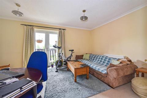 2 bedroom apartment to rent, Charlton Road, Andover