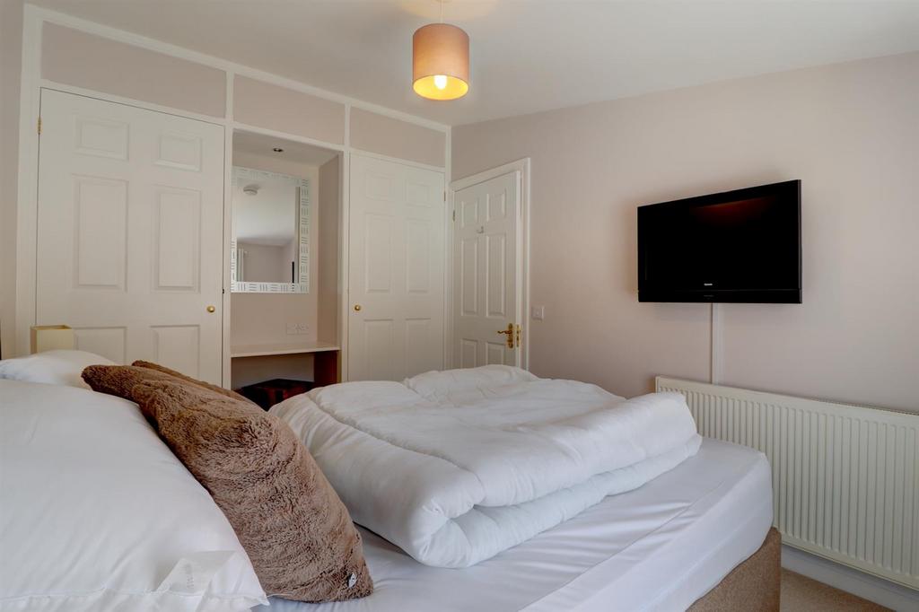 Bedroom 2 .3.jpg