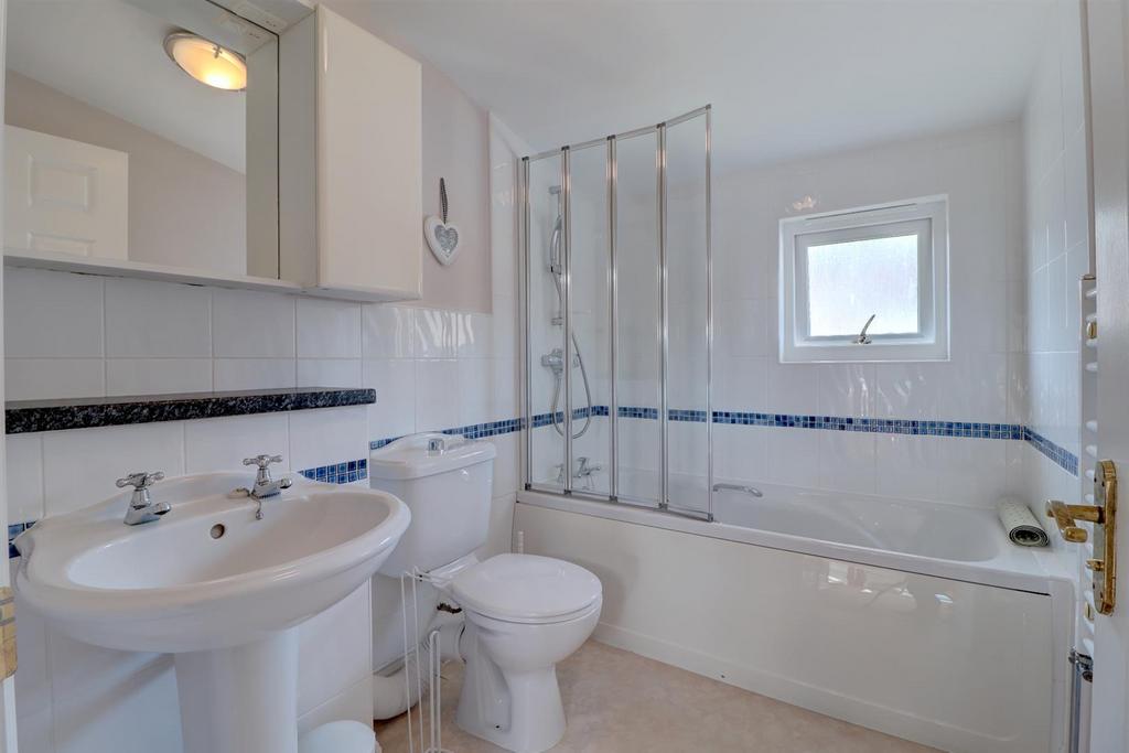Bathroom .1.jpg