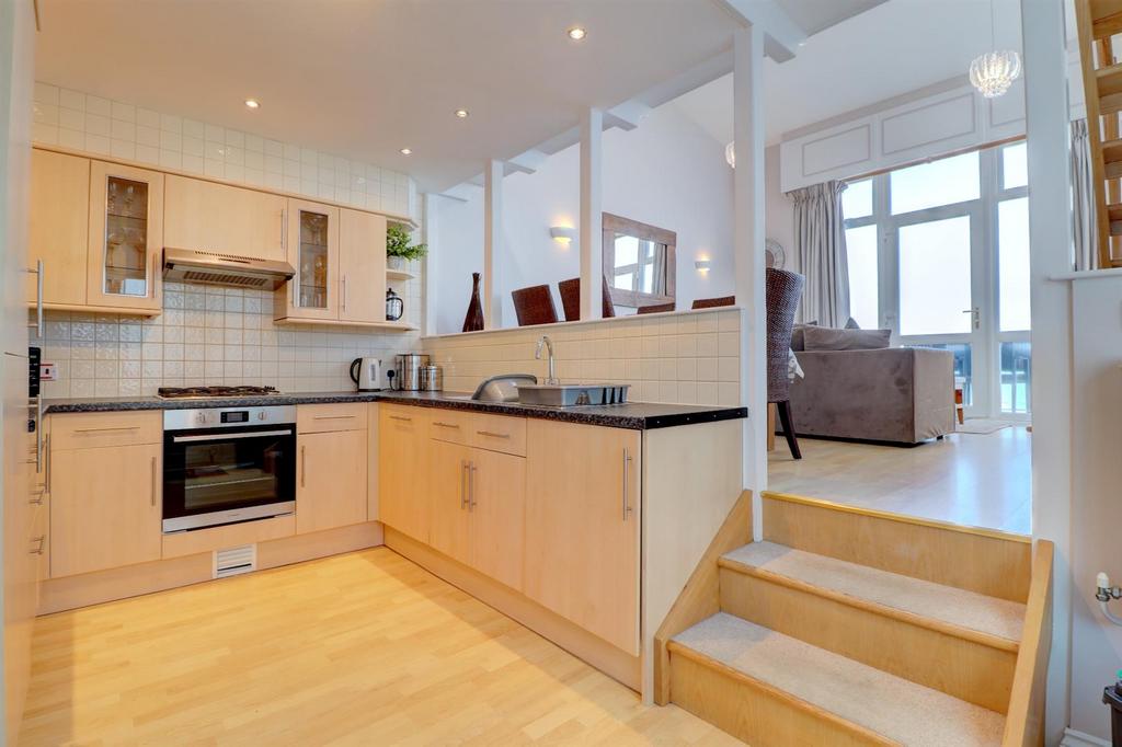 Kitchen .1.jpg