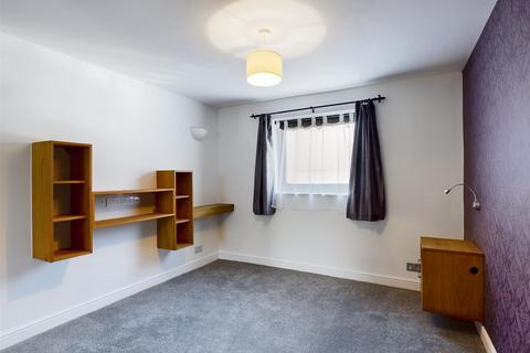 2 bedroom flat to rent, Rissom Court, Harrington Road
