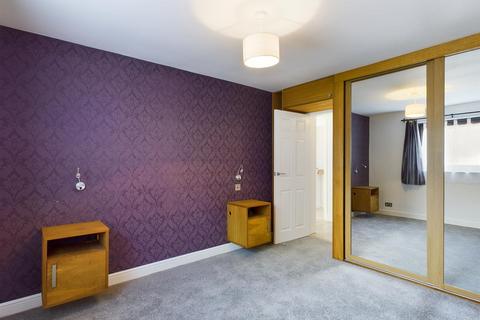 2 bedroom flat to rent, Rissom Court, Harrington Road