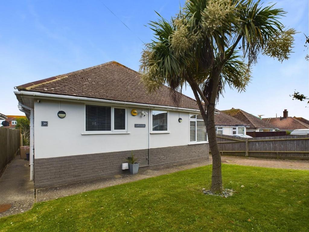 Tyedean Road, Cliffs 3 bed detached bungalow for sale £475,000
