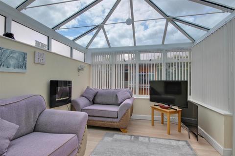 4 bedroom semi-detached bungalow for sale, Well Lane, Willerby, Hull