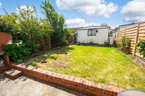 3 bedroom end of terrace house for sale, Sutton Common Road, Sutton