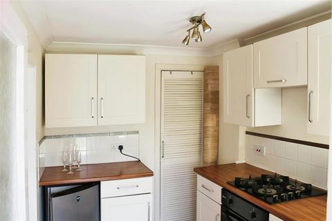 3 bedroom cottage for sale, Hogfair Lane, Burnham