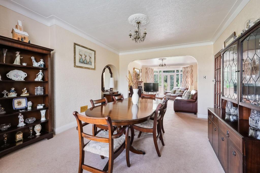 Stoneleigh park drive