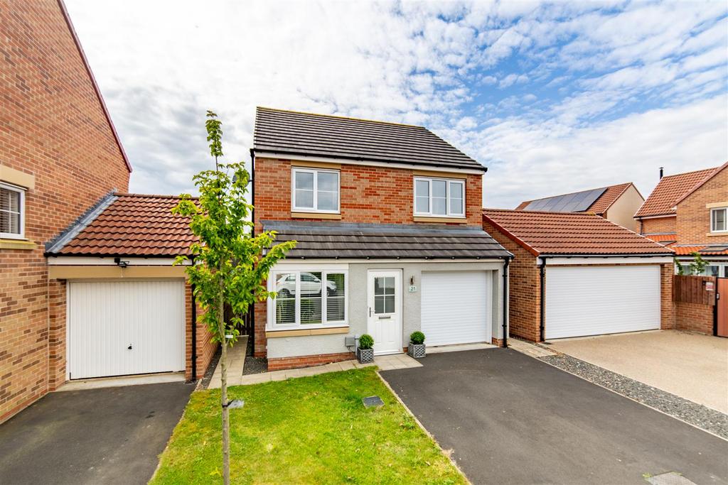 Stonecrop Drive, Five Mile Park, NE13 3 bed detached house for sale £