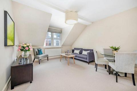 2 bedroom flat to rent, Lees Place, Mayfair, London, W1K