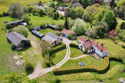 5 bedroom property with land for sale, Stonehouse Lane, Sevenoaks TN14